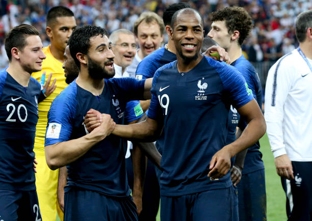 他们不仅在 他们不仅在